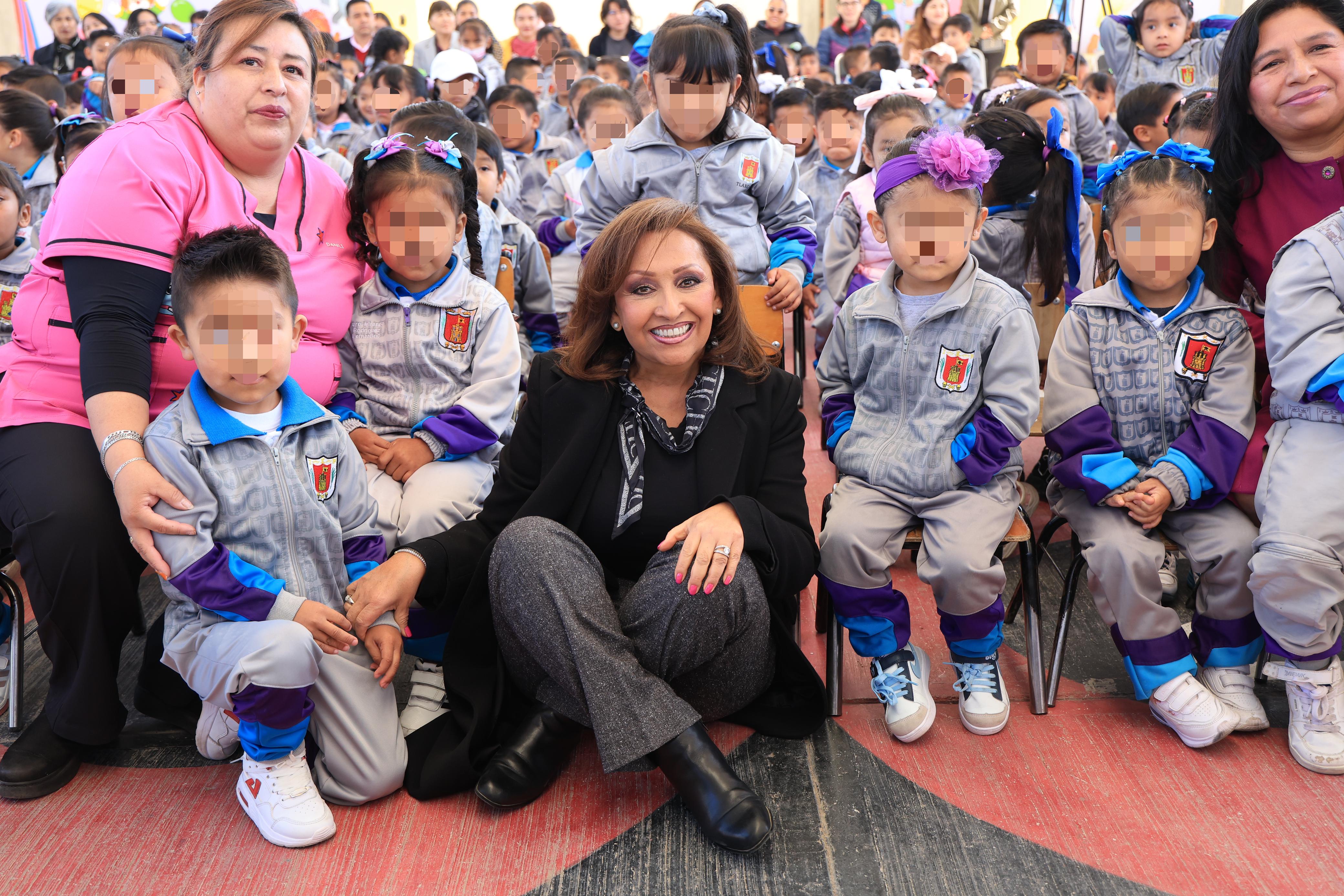 Estamos trabajando todos los días por la educación de todos ustedes: Lorena Cuéllar Cisneros